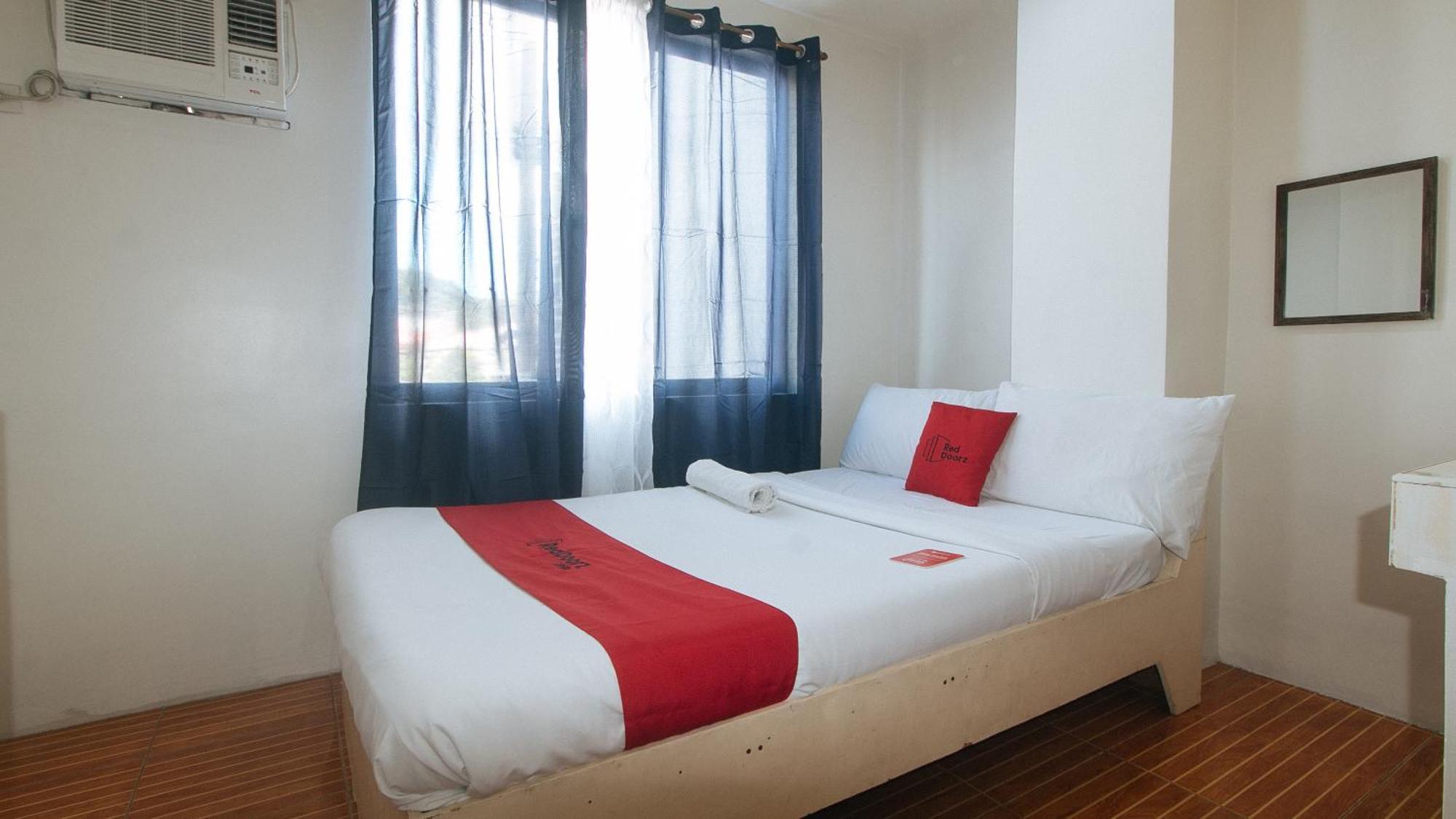 Reddoorz At Goldentown Hotel Davao City Exterior photo